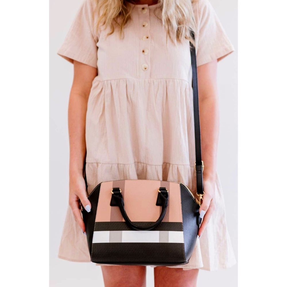 (NWT) Black handbag with neutral plaid colors with wallet  (Pariscrossbo…